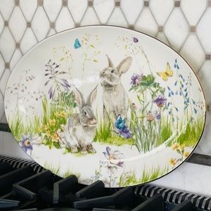 Williams Sonoma Bunnies in a Floral Meadow Oval Shaped Platter 🌷🐇